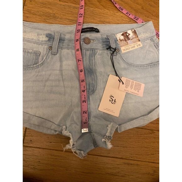 NWT Sincerely Jules The Baggy Short junior light wash distressed shorts sz 3/26 - Picture 7 of 8